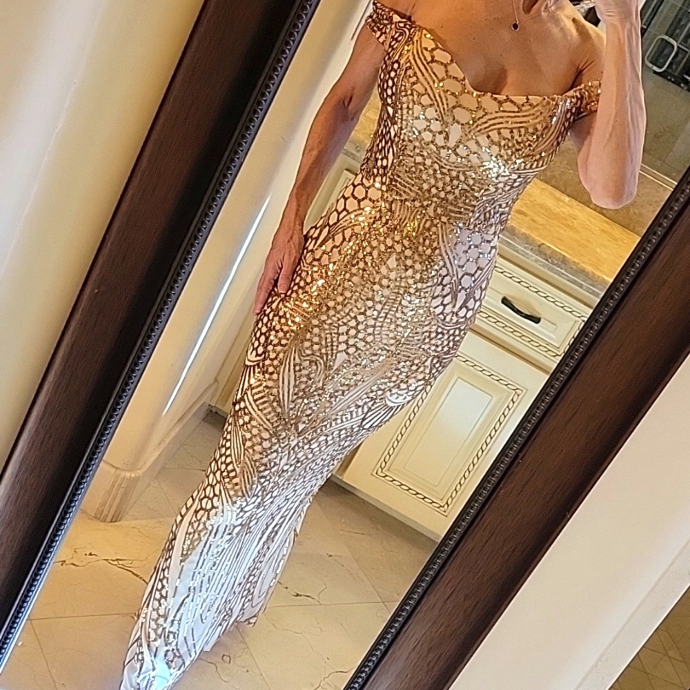 Gorgeous Gold Sequined Off-shoulder Fishtail Ball Gown, XS - Picture 9 of 16